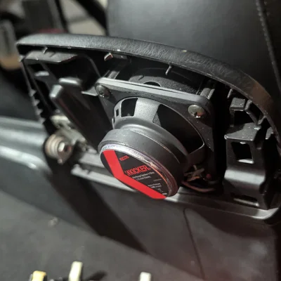Adapter gắn loa Kicker KSC270 cho bộ chắn gió Miata