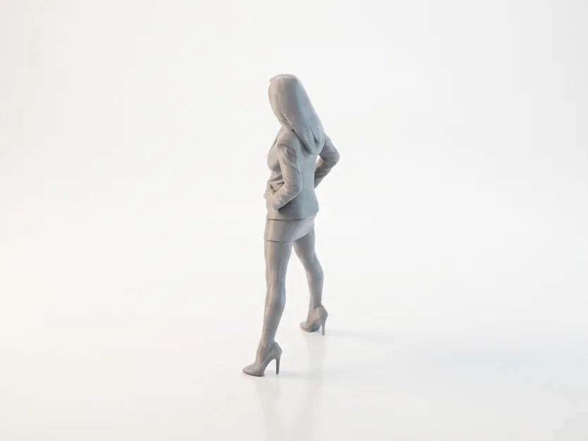Mô hình tượng 3D cô nàng công sở tư thế anh hùng - Image 4