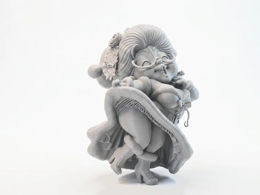 Mô hình 3D Bà Cụ Gửi Nụ Hôn Gió (Figurine) - Image 2