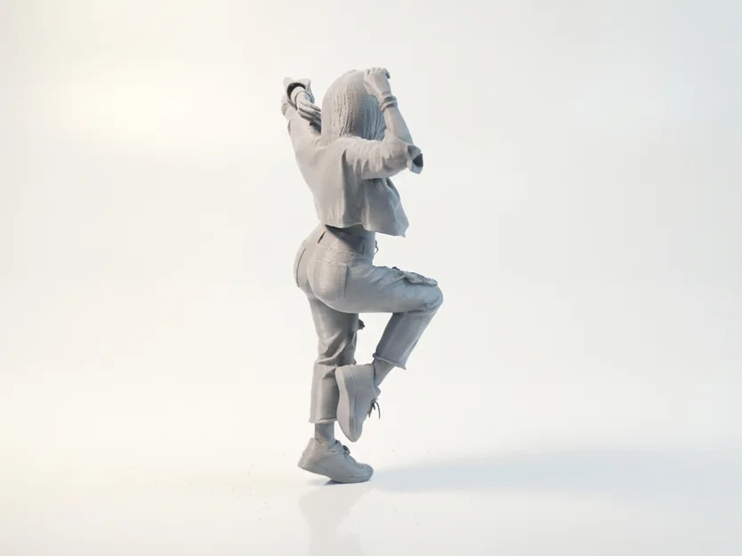 Mô hình nhân vật nữ mặc quần jean rách in 3D (Ripped Jeans Lady Figurine) - Image 3
