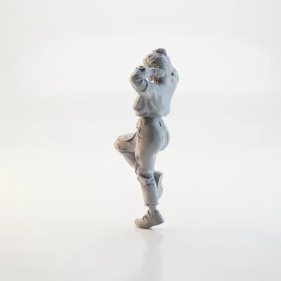 Mô hình nhân vật nữ mặc quần jean rách in 3D (Ripped Jeans Lady Figurine)