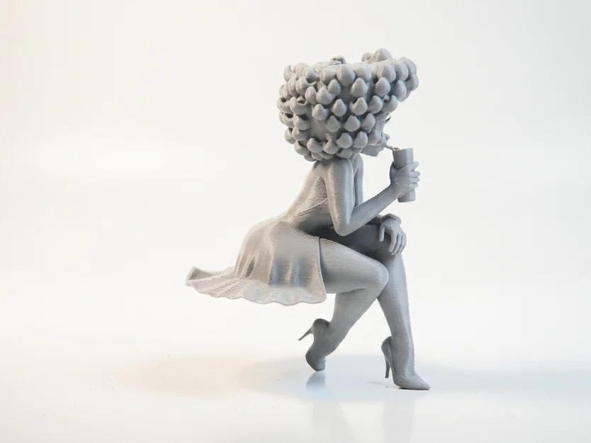Mô hình 3D Tượng Quý Cô Cầm Ly Cocktail Sang Trọng - Image 3