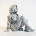 Tượng Nữ Ngồi Nghệ Thuật - Mẫu In 3D Sắc Sảo - Thumbnail 2