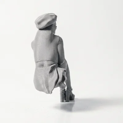 Mô hình Figurine Nữ Nhân Ngồi Vui Vẻ In 3D