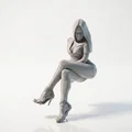 Mô hình in 3D tượng nữ giới ngồi bắt chéo chân thanh lịch - Thumbnail 1