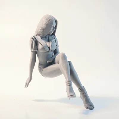 Mô hình in 3D tượng nữ giới ngồi bắt chéo chân thanh lịch