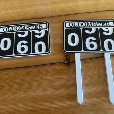 Oldometer: Mừng tuổi 60 - Bảng hiệu và phụ kiện trang trí bánh kem