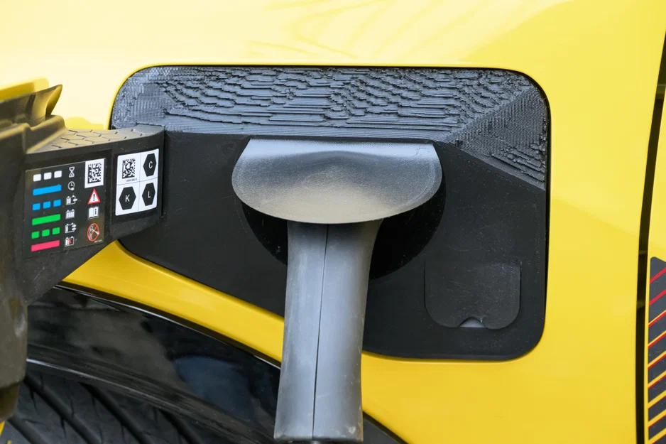 Nắp che cổng sạc phiên bản 3 cho Renault 5 e-tech - Image 6