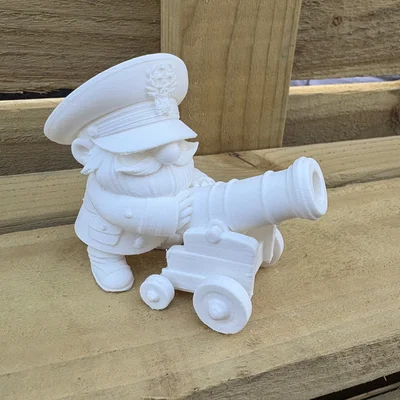 Navy Cannon Gnome - Chú Lùn Hải Quân Bên Khẩu Pháo