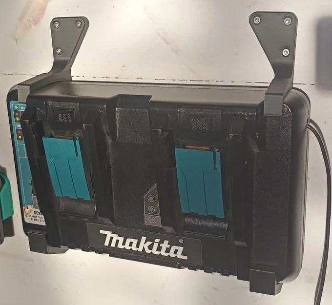 Giá treo tường cho bộ sạc Makita DC18RD - Image 1