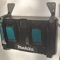 Giá treo tường cho bộ sạc Makita DC18RD - Thumbnail 1