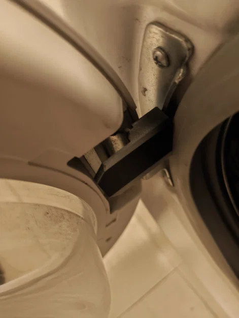 Miếng chặn cửa máy giặt Indesit IWUD4105 giúp thoáng khí, chống mốc - Image 2