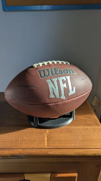 Giá đỡ quả bóng bầu dục (American Football Holder) thiết kế tối giản - Image 1