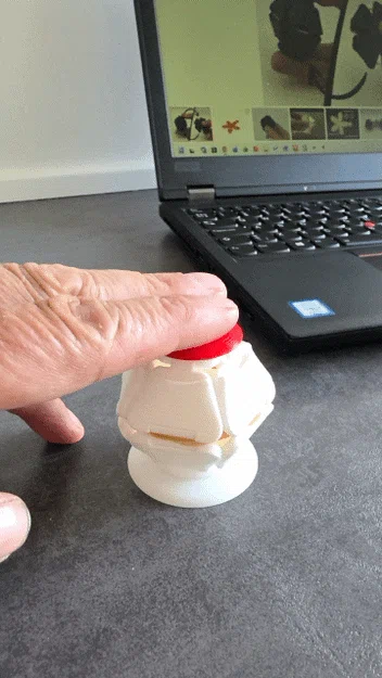 Đế Để Bàn & Nút Bấm Khẩn Cấp Remix cho Fidget Squeezer - Image 6