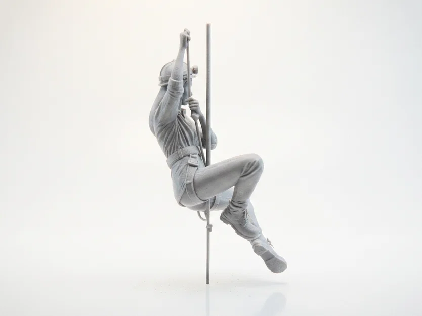 Mô hình 3D Lính Cứu Hỏa Đu Dây Giải Cứu - Image 3