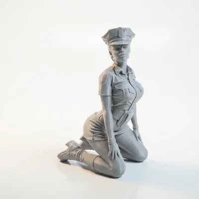 Mô hình sĩ quan cảnh sát quỳ gối 3D in ấn được