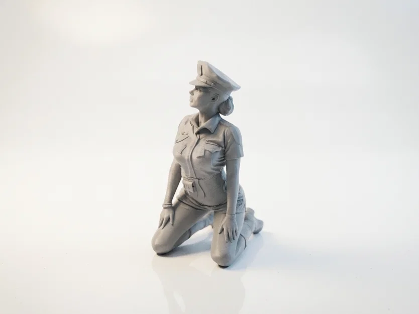 Mô hình sĩ quan cảnh sát quỳ gối 3D in ấn được - Image 4