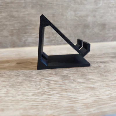 Giá đỡ điện thoại 3D để bàn nhỏ gọn, hỗ trợ sạc pin