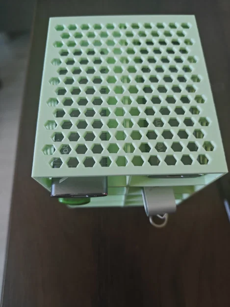 Khay Đựng USB Drive — Thiết Kế Lưới Lục Giác Mở Mặt Trước - Image 4