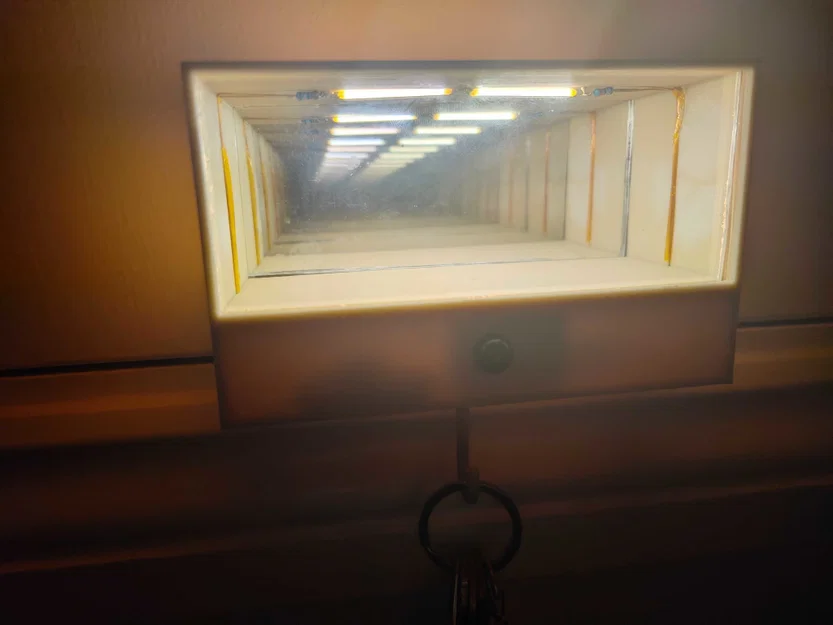 Móc treo chìa khóa gương vô cực (Infinity Mirror Keyholder) - Image 2