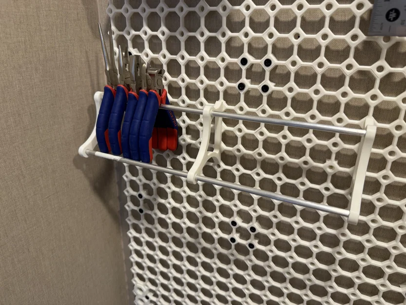 Giá treo kìm thông minh cho hệ thống Multiboard (Multiboard Plier Holder) - Image 1