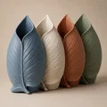 Mẫu bình hoa lá Gyeol Vase độc đáo cho không gian sống - Thumbnail 1