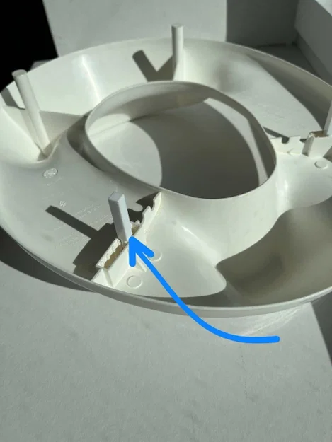 Chốt khóa cố định bệ ngồi toilet cho trẻ em - Image 1