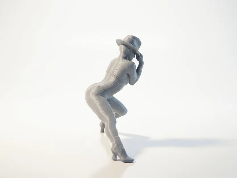Mô hình tượng nữ đội mũ Fedora in 3D - Image 3