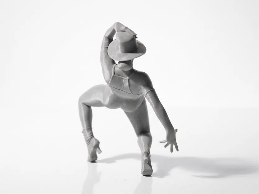 Mô hình tượng nữ quý cô đội mũ Fedora in 3D - Image 3