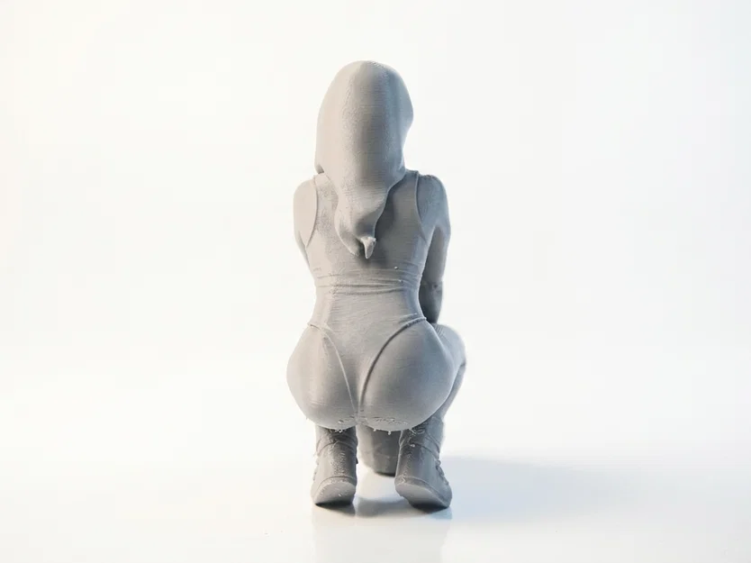Mô hình 3D Nữ vận động viên đội mũ bảo hiểm bóng bầu dục - Image 3