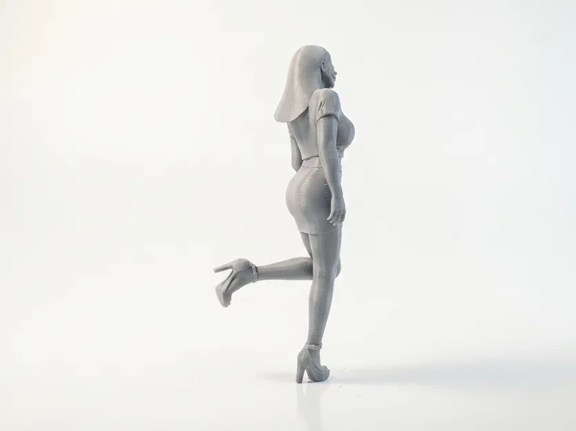 Mô hình 3D nhân vật nữ Giddy Busty Lady sắc nét - Image 3