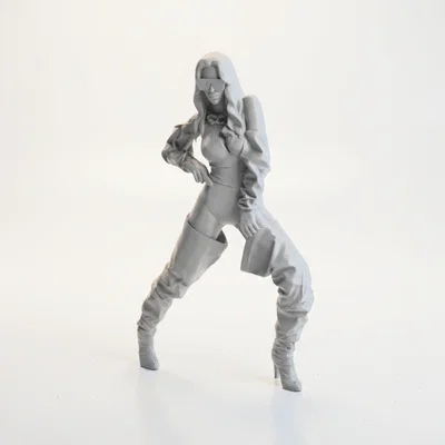 Mô Hình Tượng Nữ Đi Bốt Cao Cổ Đeo Kính Sành Điệu - Bản In 3D