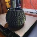 Chậu cây Spiral Ridge với họa tiết đường gân nổi - Thumbnail 1