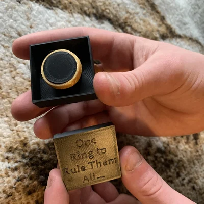 Hộp đựng nhẫn The One Ring - Món quà cho fan Chúa tể những chiếc nhẫn