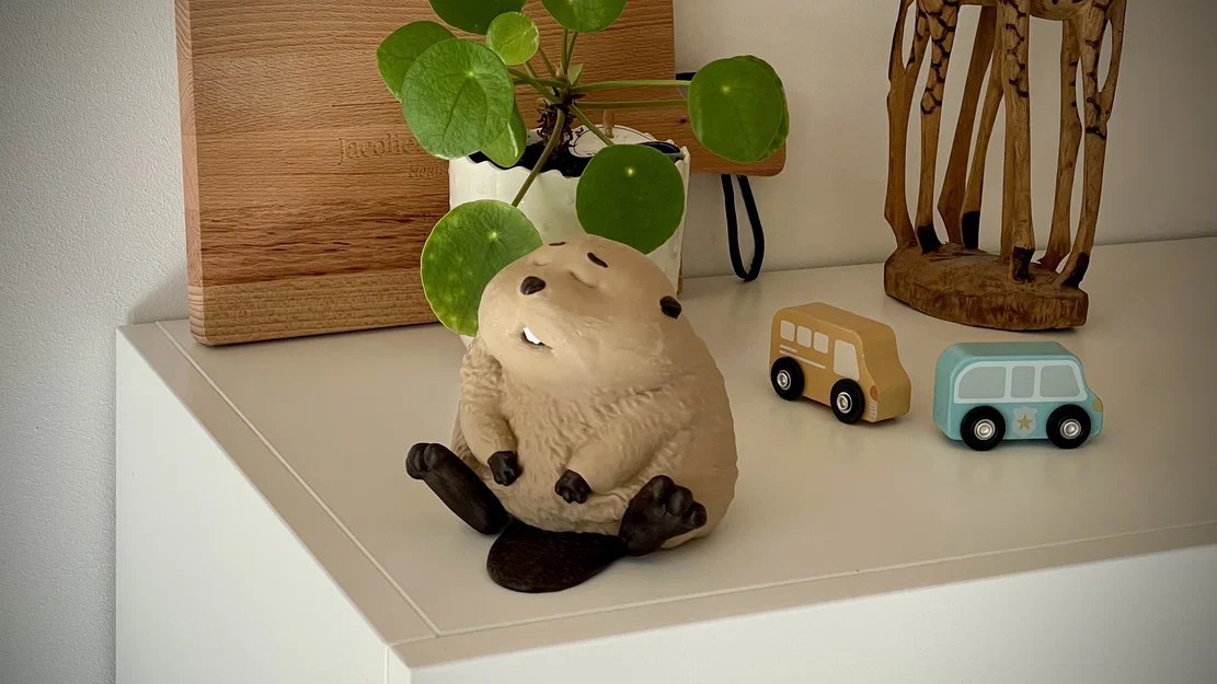 Mô hình chú hải ly thư giãn (Loafing Beaver) - Image 1