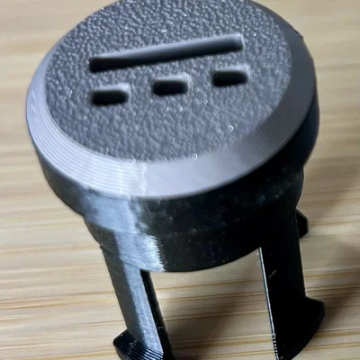 Nắp đậy cổng sạc 12V trên ô tô