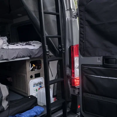 Mod thang leo nóc cho Winnebago Solis 59PX (dòng Ram Promaster)
