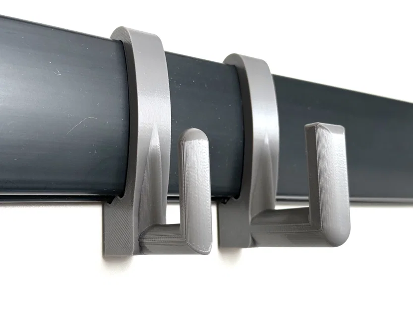 Bộ sưu tập móc treo đủ kích thước cho thanh ray Rubbermaid FastTrack - Image 1