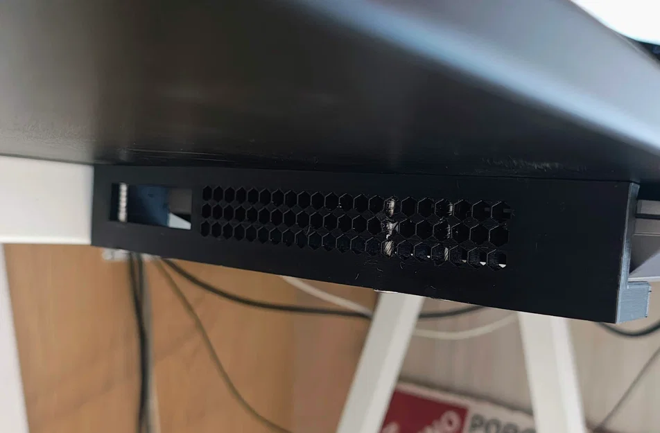 Giá treo laptop dưới bàn với thiết kế thông gió tổ ong và lỗ đi dây - Image 2