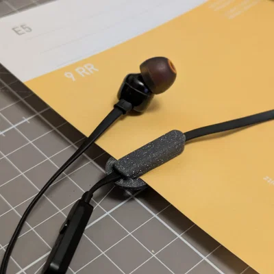 Kẹp cài áo 3D tiện lợi dành cho tai nghe dây dẹt JBL