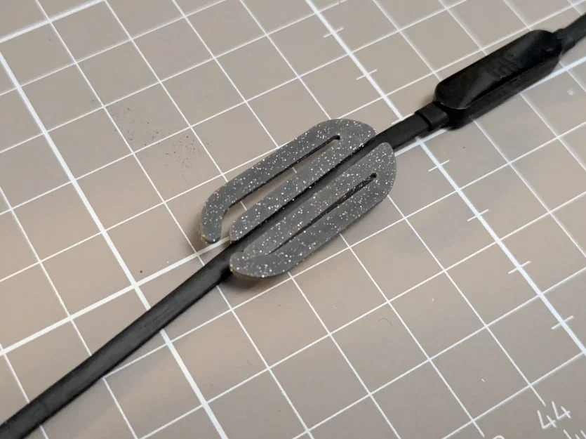 Kẹp cài áo 3D tiện lợi dành cho tai nghe dây dẹt JBL - Image 4