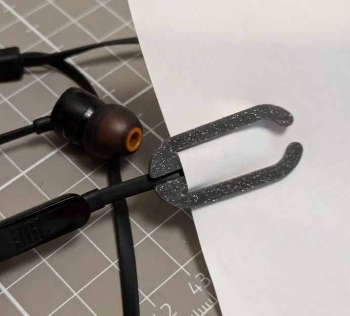 Kẹp cài áo 3D tiện lợi dành cho tai nghe dây dẹt JBL - Image 6
