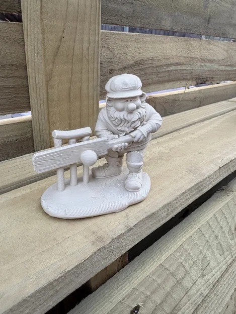 Mô hình Cricket Gnome trang trí độc đáo - Image 1