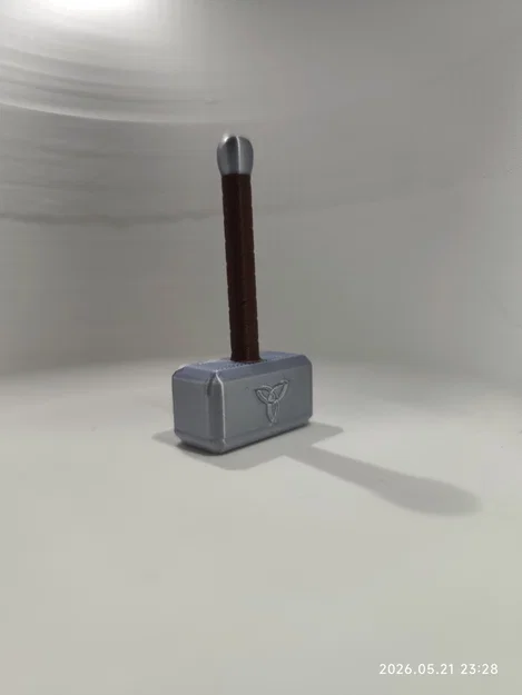 Nam châm hình búa Thor Mjolnir nhỏ gọn - Image 2