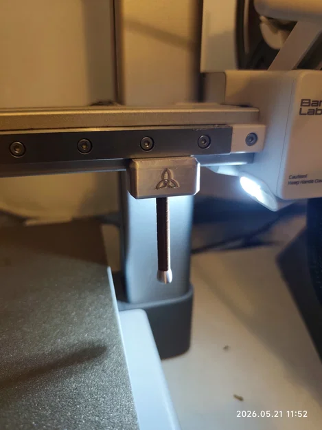 Nam châm hình búa Thor Mjolnir nhỏ gọn - Image 3
