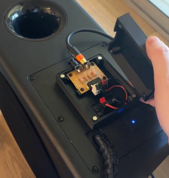 Vỏ hộp cho bộ chuyển đổi tín hiệu Speaker-level sang Line-level - Image 1