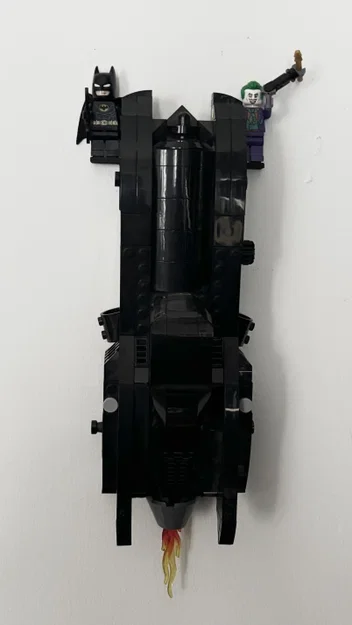 Giá treo tường cho LEGO Batmobil (76224) kèm chỗ để Minifigure - Image 1