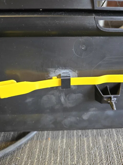 Pat giữ quai nhựa màu vàng cho nắp Frunk/Capo xe Porsche 911 & 981 Cayman Boxster - Image 1