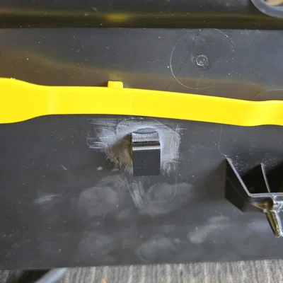 Pat giữ quai nhựa màu vàng cho nắp Frunk/Capo xe Porsche 911 & 981 Cayman Boxster