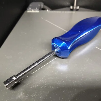 Tay cầm đa năng in 3D có lỗ gắn và vây hỗ trợ chắc chắn